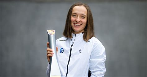 Iga Swiatek's reflections: From pressure to persistence at the top.